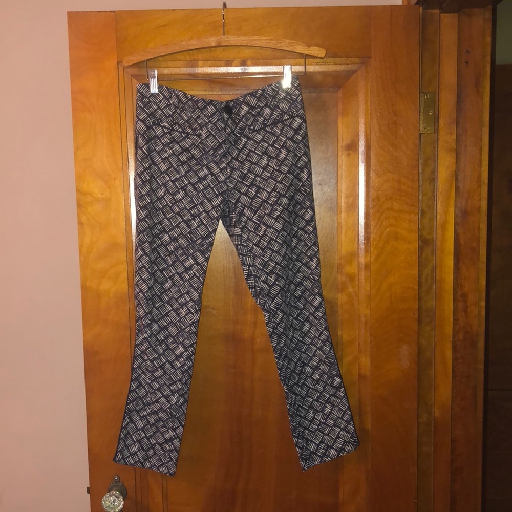 Cartonnier Black and White Cropped Patterned Ankle Pants
